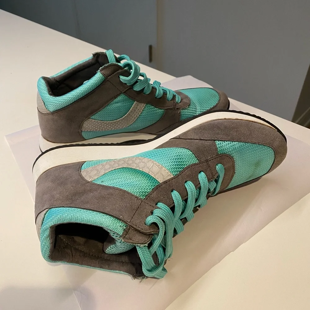 N/A women’s sneakers